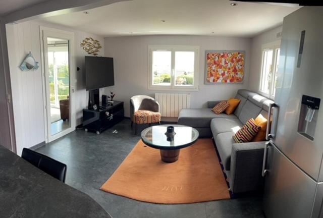 Holiday home Du Debarquement. Maison Bord De Saint-Come-de-Fresne