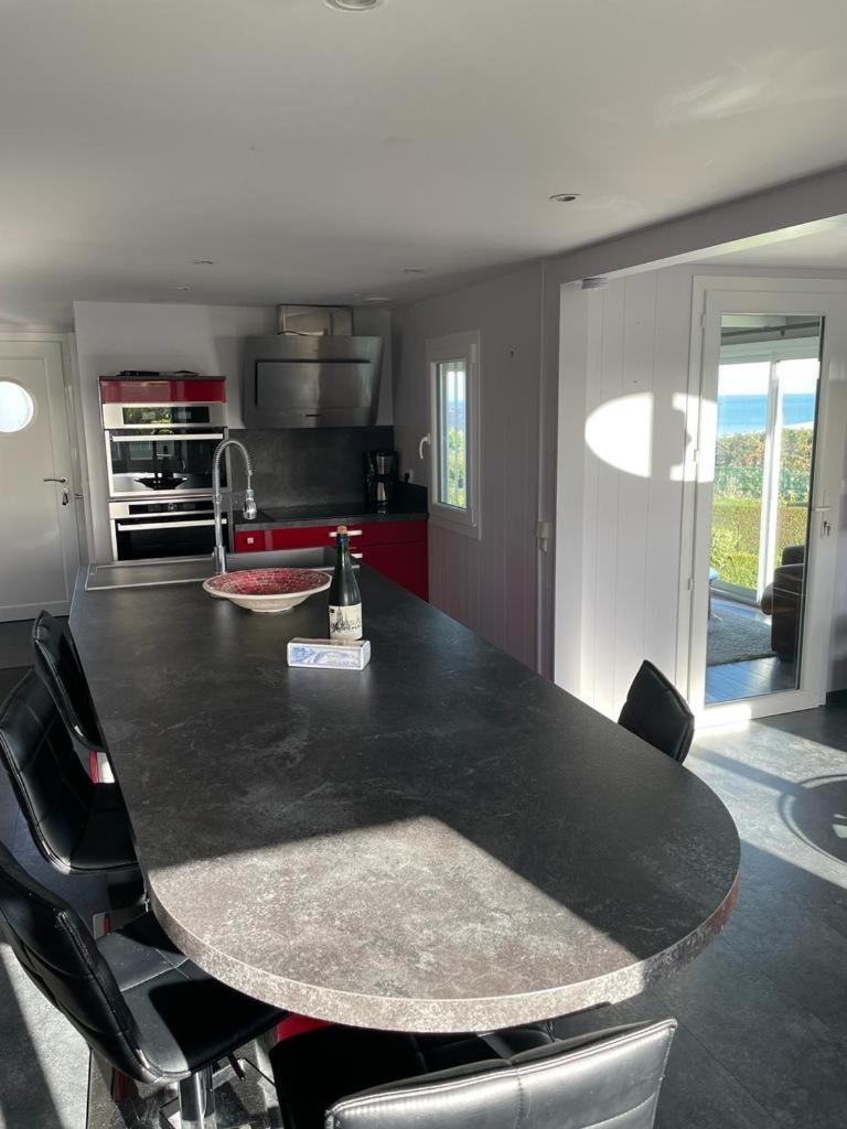 Du Debarquement. Maison Bord De Holiday home *