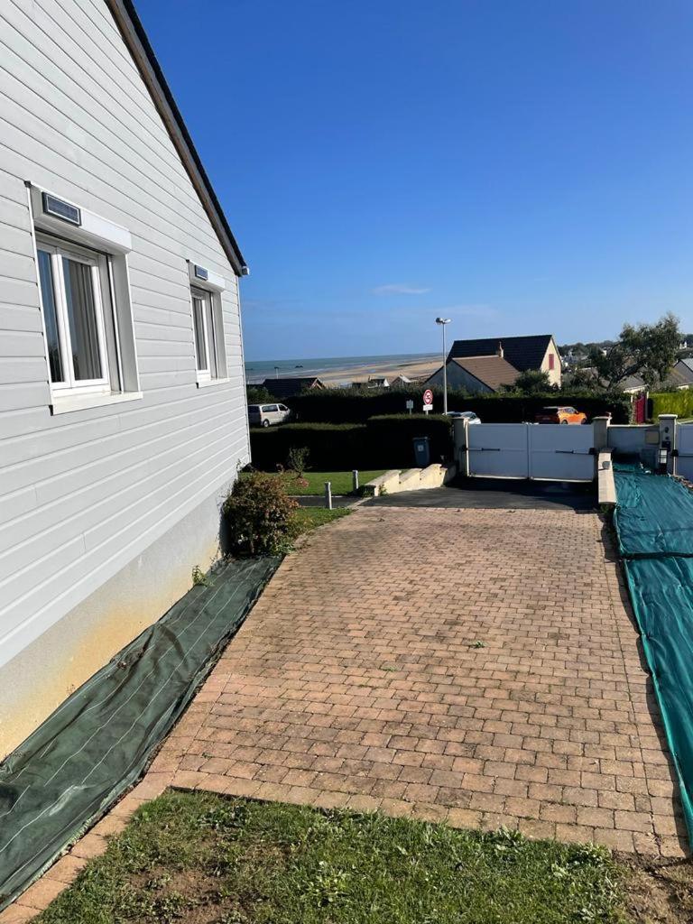 Du Debarquement. Maison Bord De Holiday home *